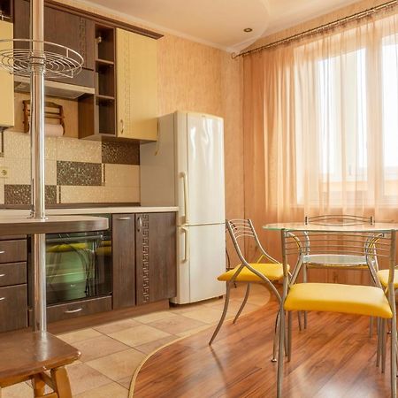 Big studio apartment near River Mall Kiev Esterno foto