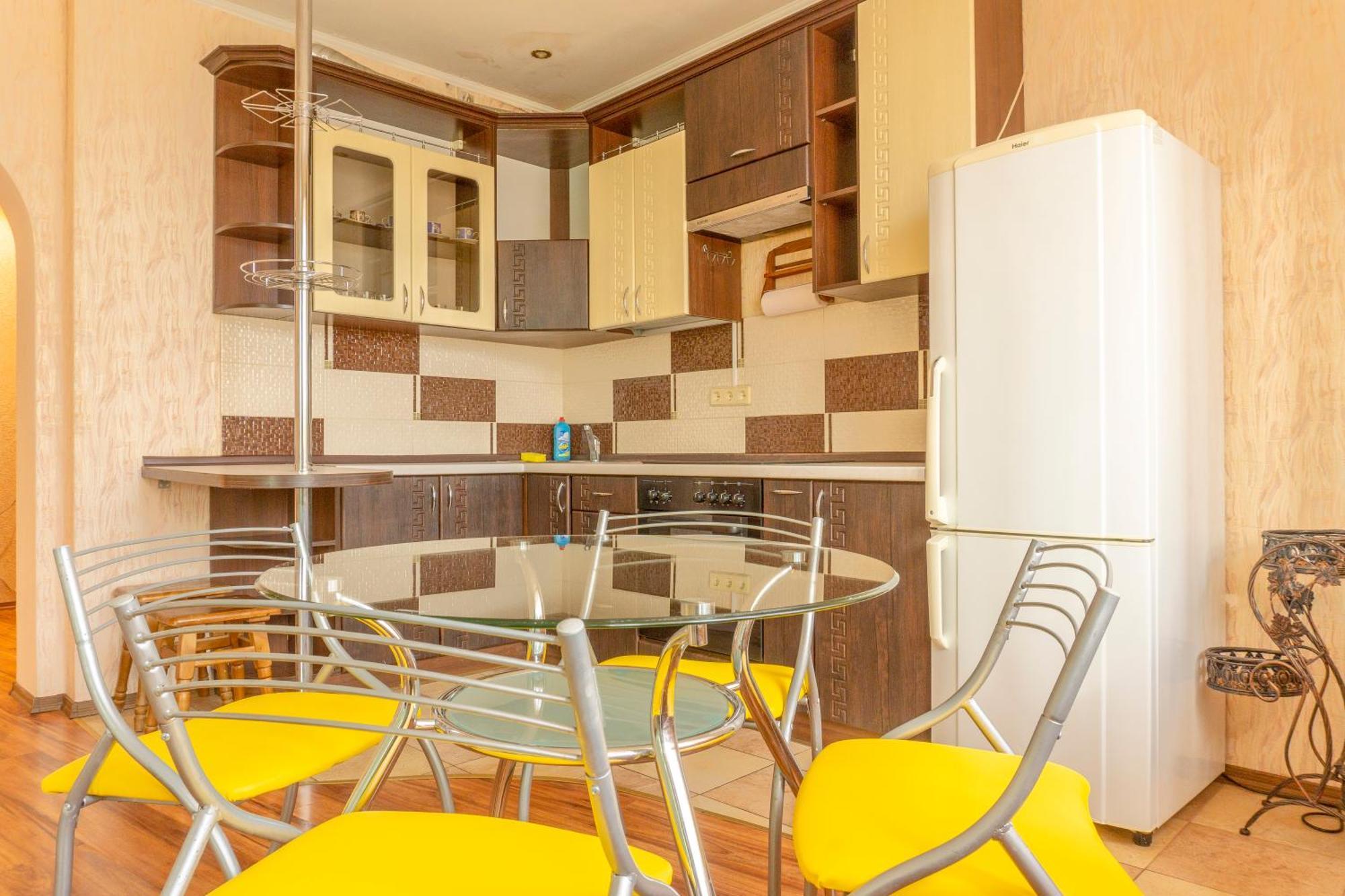 Big studio apartment near River Mall Kiev Esterno foto