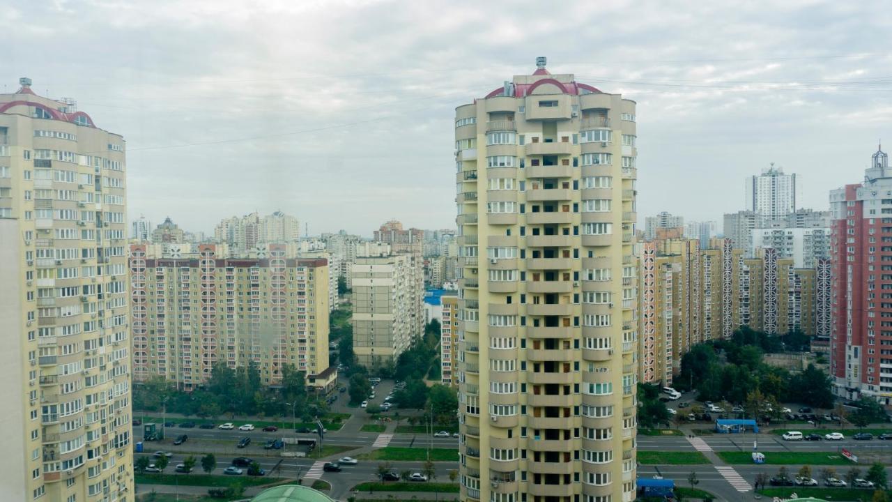 Big studio apartment near River Mall Kiev Esterno foto