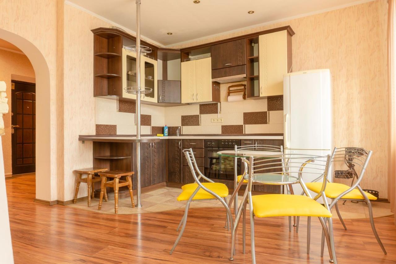 Big studio apartment near River Mall Kiev Esterno foto